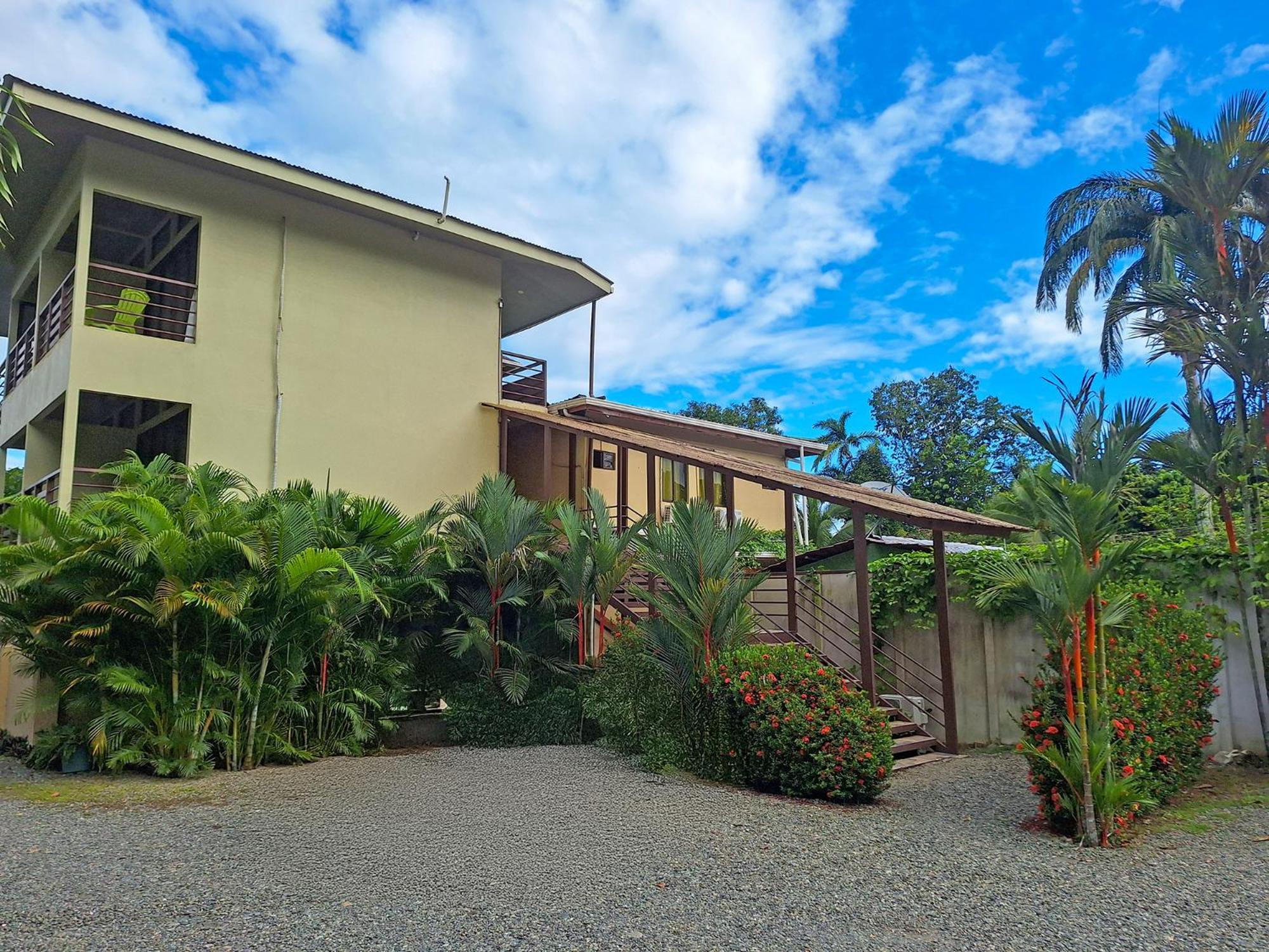 Infiniti Hotel Puerto Viejo de Talamanca Exterior photo