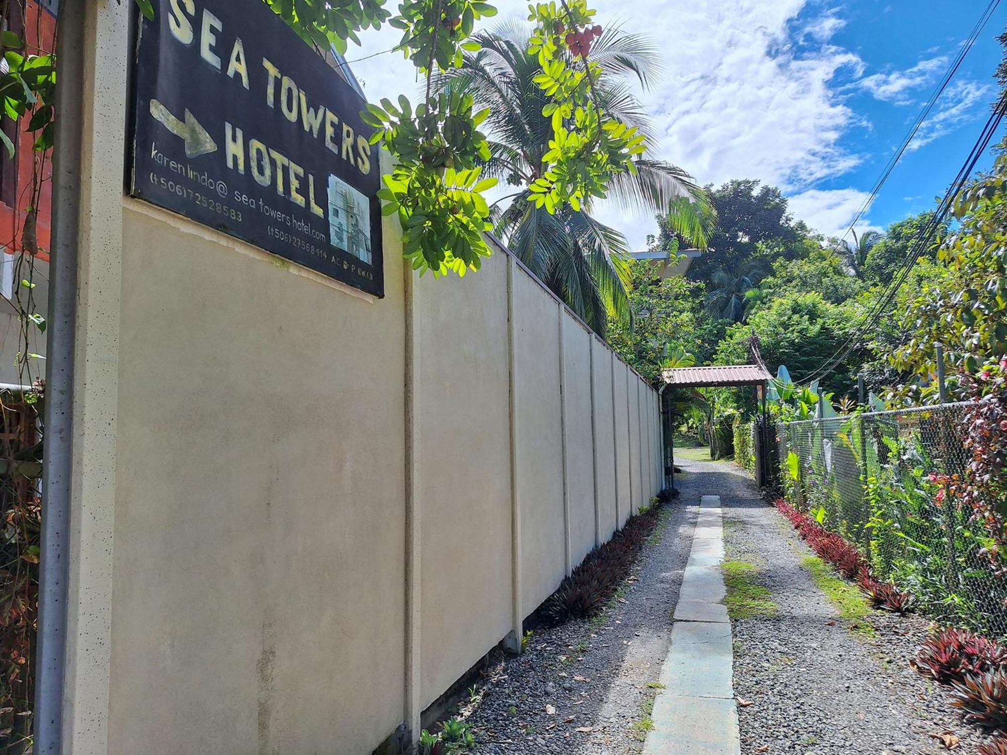 Infiniti Hotel Puerto Viejo de Talamanca Exterior photo